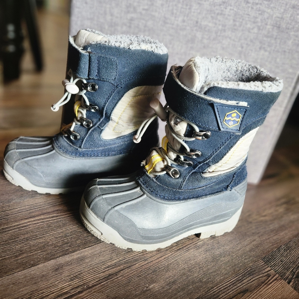 Khombu boys winter boots size 11